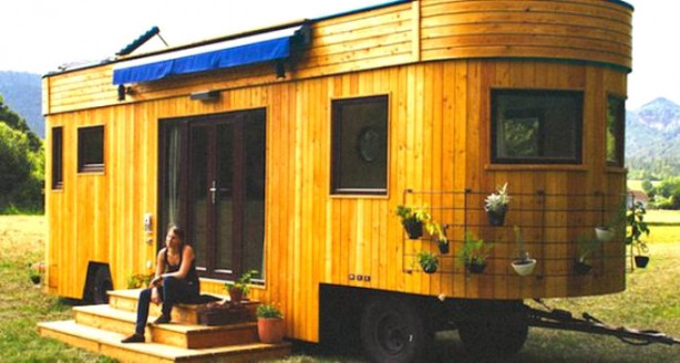 Eve binlerce TL para vermek yerine karavan yaptırdı