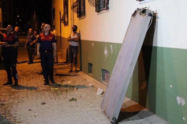 Foto - Eve ok gibi saplandı!