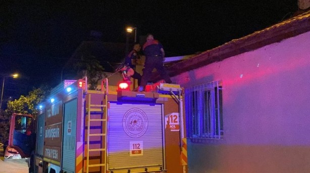 Foto - Eve ok gibi saplandı!