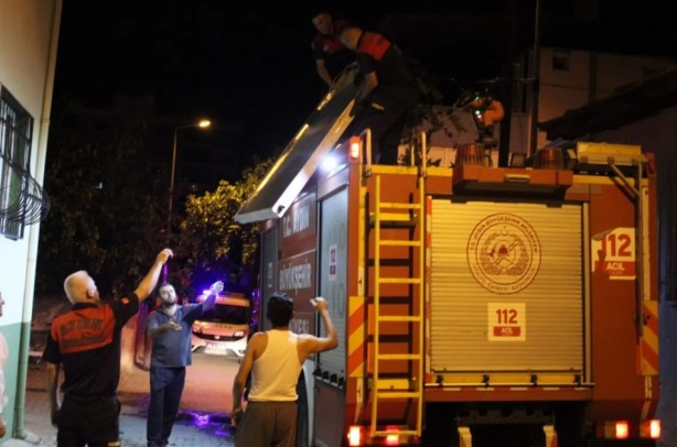 Foto - Eve ok gibi saplandı!