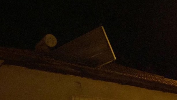 Foto - Eve ok gibi saplandı!