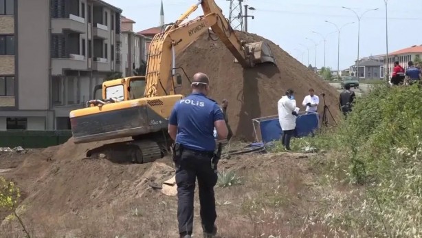 Foto - Eve temel atarken ceset buldular!