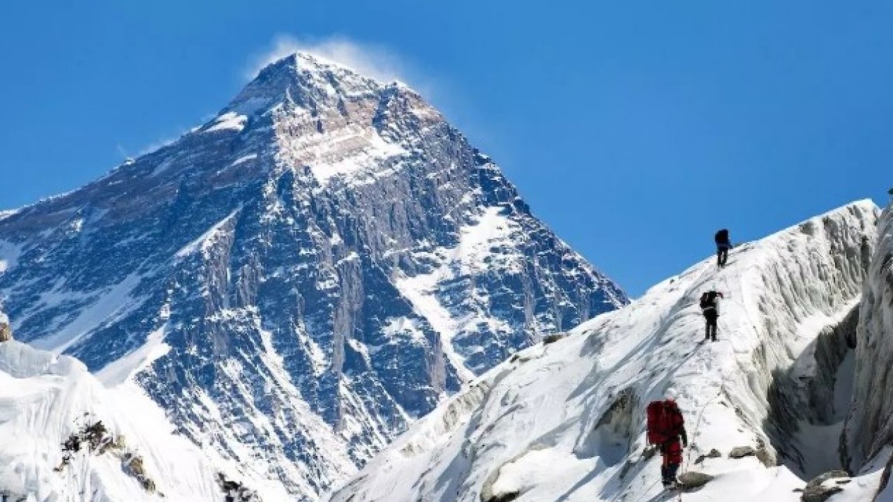 Binlerce metre yükseklikte mahsur kaldılar! Hipotermi geçirmeye başladılar!