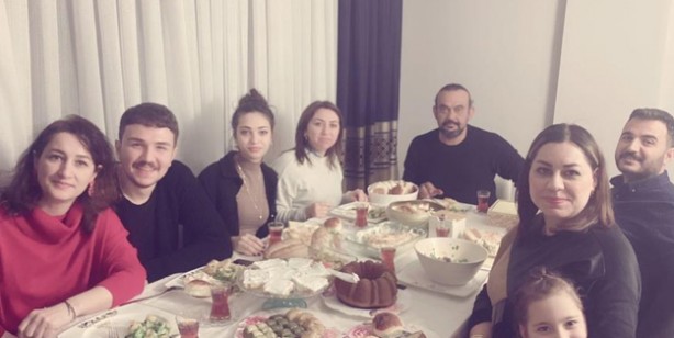 Foto - Evin salonunda korkunç cinayet! Kızı kanlar içinde buldu, son sözü yürek dağladı