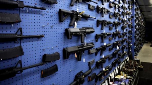 Foto - Evinde bir orduya yetecek kadar silah var!