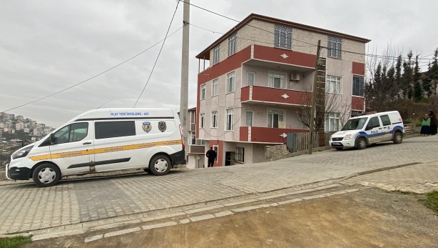 Foto - Evinde silahla başından vurulmuş halde bulundu