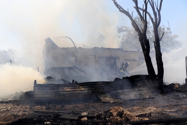 Foto - Evini ateşe verdi, gözaltına alındı