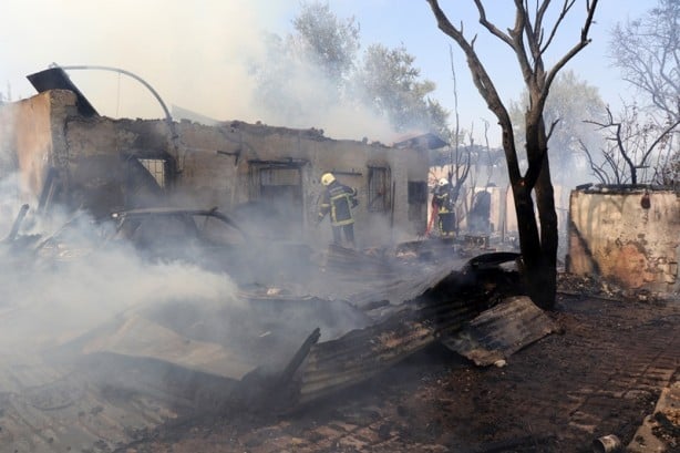 Foto - Evini ateşe verdi, gözaltına alındı