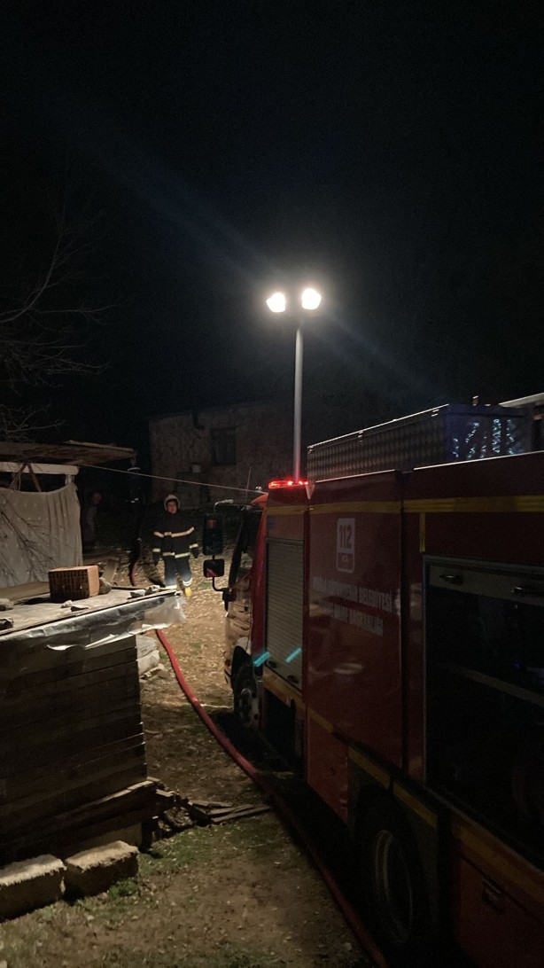 Foto - Evini ateşe verip sırra kadem bastı! Polis her yerde onu arıyor
