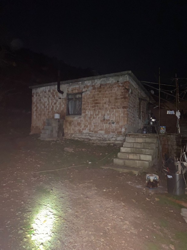 Foto - Evini ateşe verip sırra kadem bastı! Polis her yerde onu arıyor