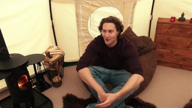 Foto - Evini sattı, çadıra yerleşti!