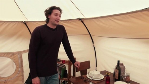 Foto - Evini sattı, çadıra yerleşti!