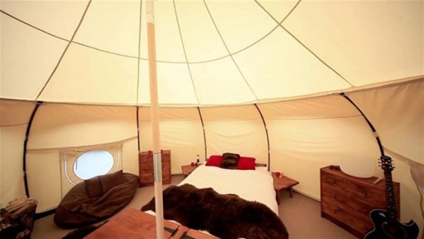 Foto - Evini sattı, çadıra yerleşti!