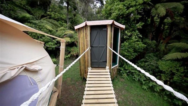 Foto - Evini sattı, çadıra yerleşti!