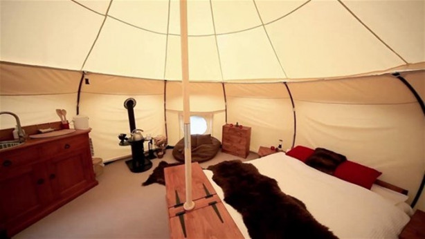 Foto - Evini sattı, çadıra yerleşti!