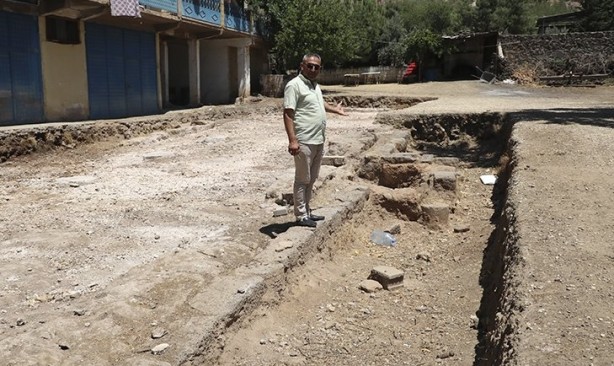 Foto - Evinin avlusundan hazine çıktı!