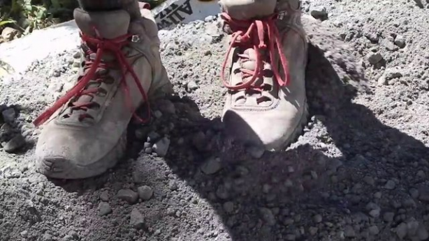 Foto - Evinin bahçesine kilden fırın yaptı