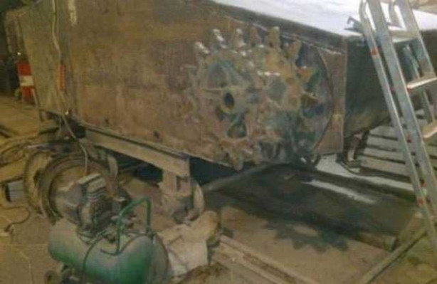 Foto - Evinin garajında tank yaptı