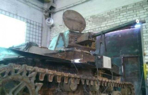 Foto - Evinin garajında tank yaptı