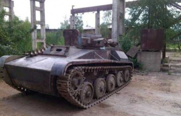 Foto - Evinin garajında tank yaptı