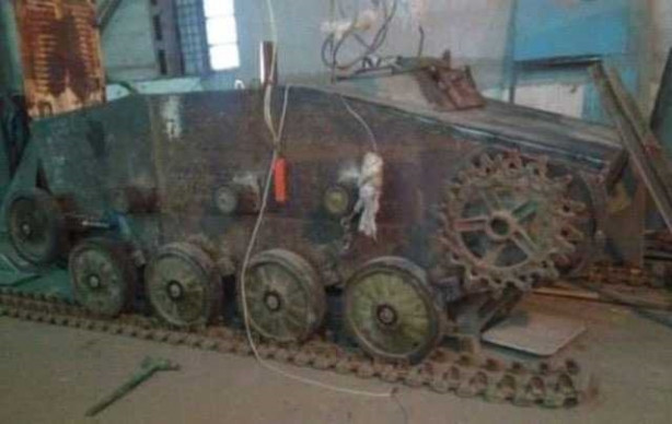 Foto - Evinin garajında tank yaptı