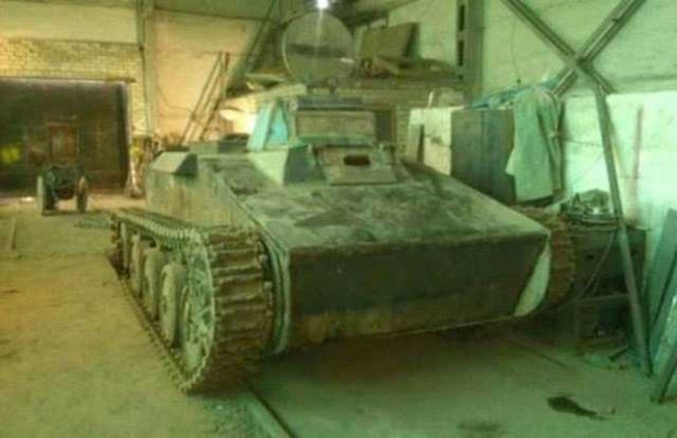 Foto - Evinin garajında tank yaptı