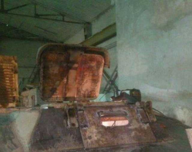 Foto - Evinin garajında tank yaptı