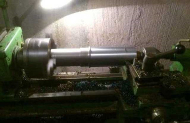 Foto - Evinin garajında tank yaptı