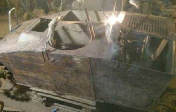 Foto - Evinin garajında tank yaptı