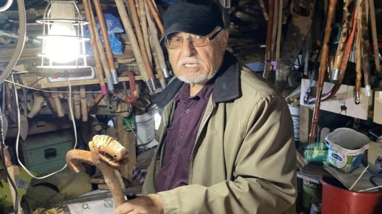 Foto - Evinin odunluğunu atölyeye çevirdi! 40 yıldır tabiattan toplayarak üretiyor