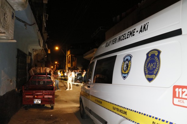 Foto - Evinin zili çalınca balkona çıktı, başından vurularak öldü