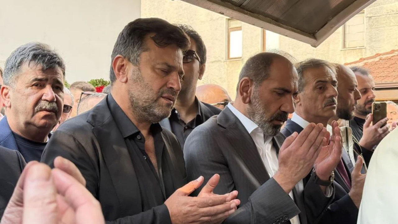 Foto - Evladını kaybeden Bülent Uygun'dan kızına duygusal veda: En sevdiğimize emanet ettim