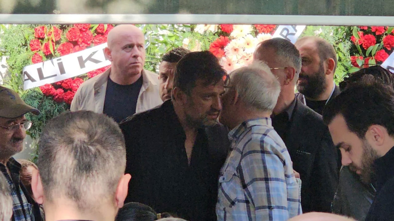 Foto - Evladını kaybeden Bülent Uygun'dan kızına duygusal veda: En sevdiğimize emanet ettim