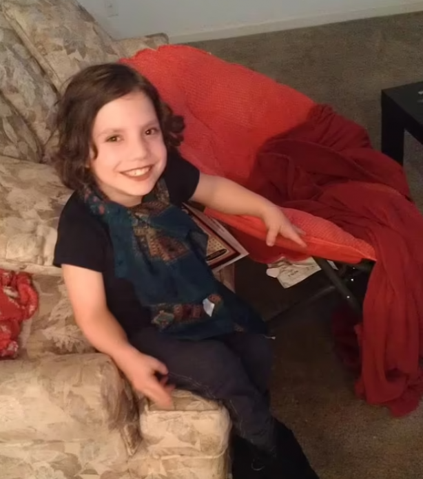 Foto - Evlat edindikleri çocuk 22 yaşında cüce çıktı! Korku filmi gibi olay