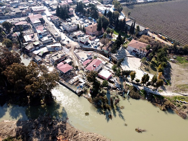 Foto - Evler 5 metre kaydı! Gören bir kez daha bakıyor