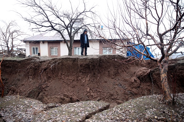 Foto - Evler 7 metre kaydı! Göksun’un son hali görüntülendi