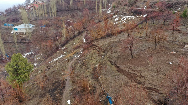 Foto - Evler 7 metre kaydı! Göksun’un son hali görüntülendi