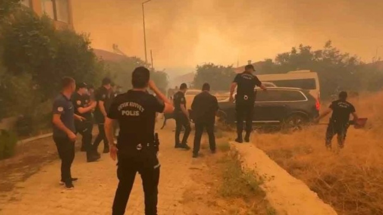 Foto - Evler cayır cayır yanıyor! Denizli-Aydın hattında yangın kontrolden çıktı