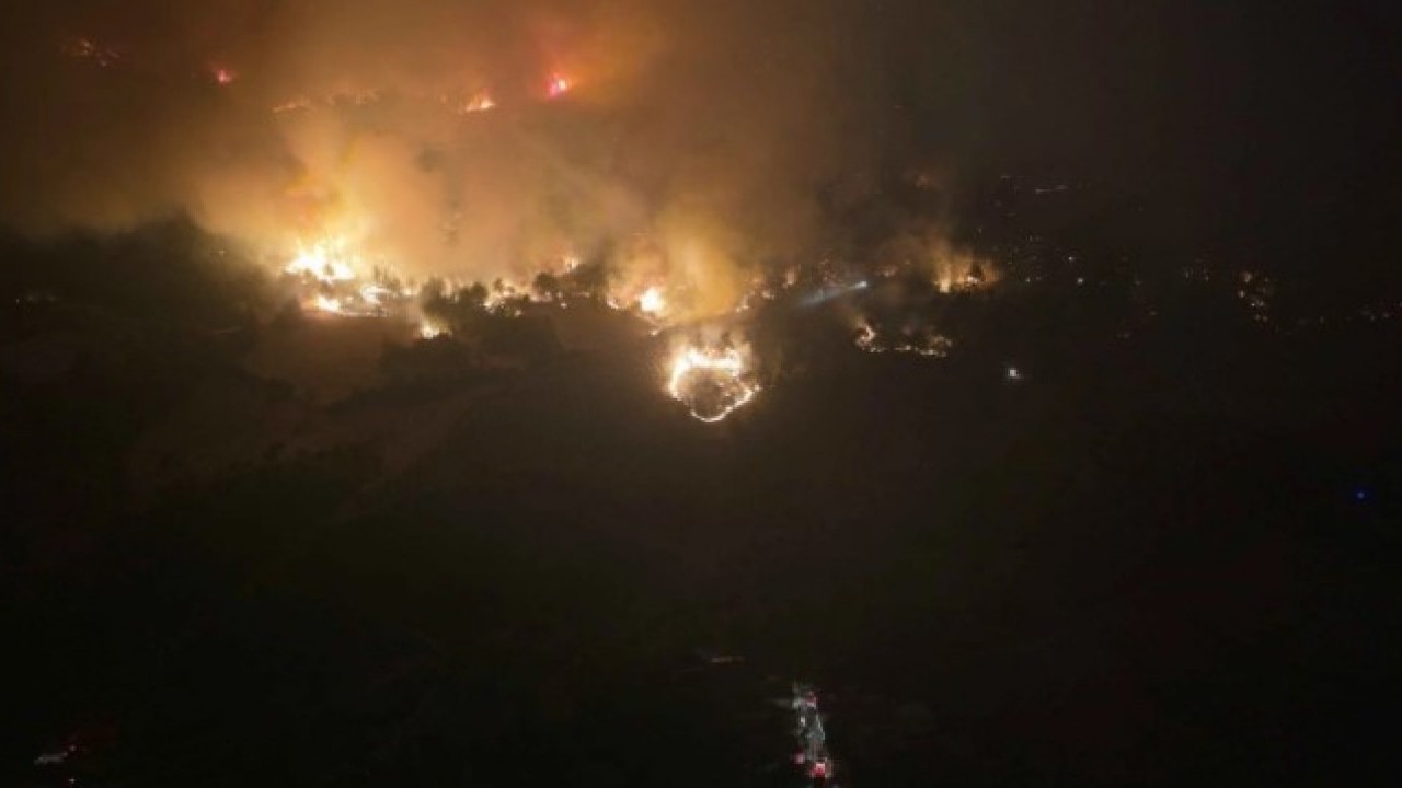 Foto - Evler cayır cayır yanıyor! Denizli-Aydın hattında yangın kontrolden çıktı