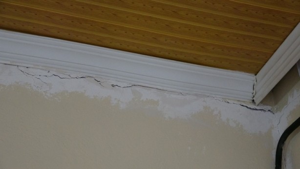 Foto - Evleri tehdit ediyor! Yaşlı çift yardım istedi