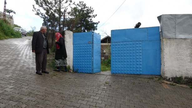 Foto - Evleri tehdit ediyor! Yaşlı çift yardım istedi