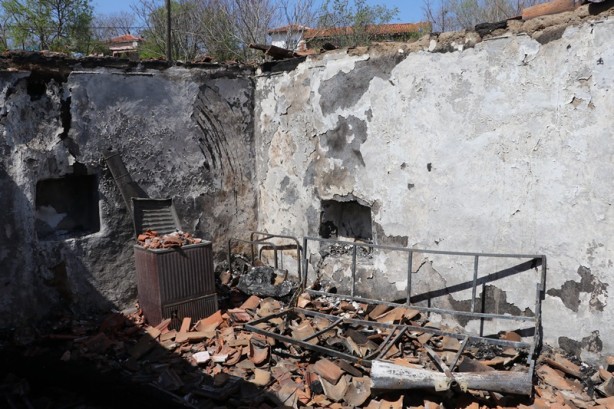 Foto - Evleri ve tüp bebek için biriktirdikleri paraları yandı! Devlet elini uzattı