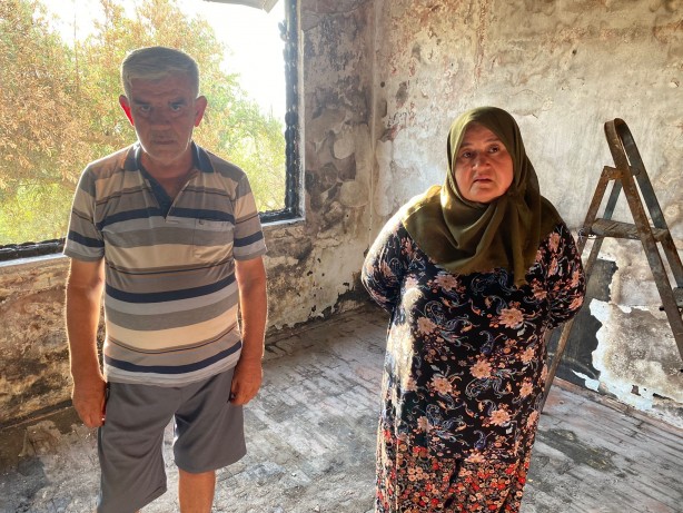 Foto - Evleri yanan aile balkonda yaşıyor! 'Kur'an-ı Kerim dışında her şey yandı'