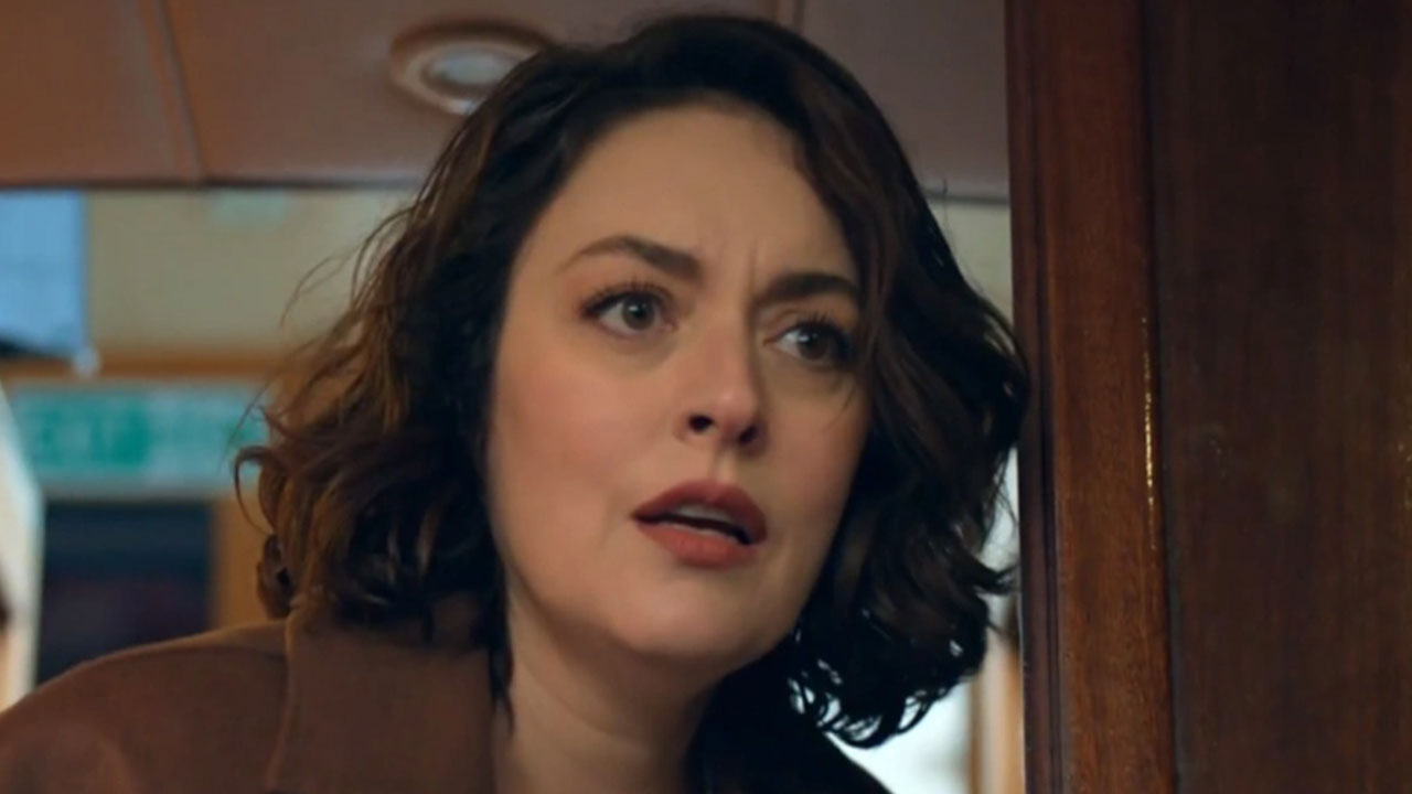 Foto - Evsizler Ezgi Mola'nın evine çöktü: 24-48 saat içinde tapuyu kaybedebilir