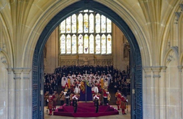 Foto - Ex Kraliçe’nin faturası ağır oldu! ABD bile tepki gösterdi