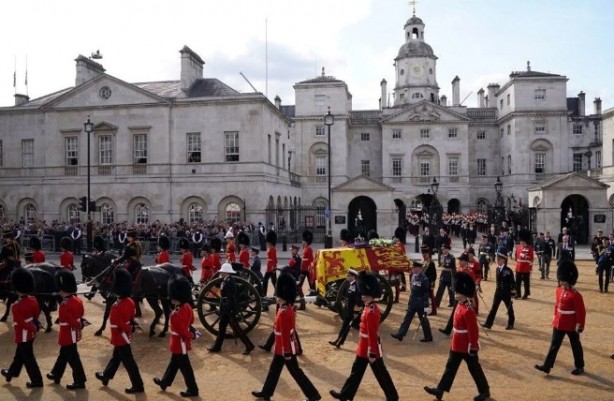 Foto - Ex Kraliçe’nin faturası ağır oldu! ABD bile tepki gösterdi