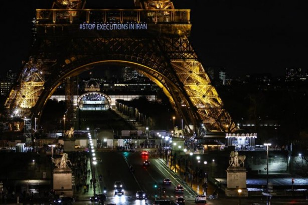 Foto - Eyfel Kulesi’ne "İran'da idamları durdurun" sloganları yansıtıldı