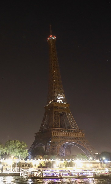 Foto - Eyfel Kulesi'nin ışıkları kapatıldı