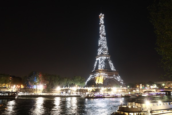 Foto - Eyfel Kulesi'nin ışıkları kapatıldı