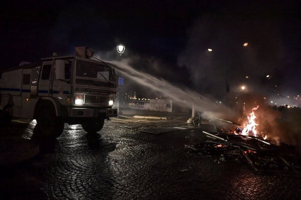 EYT'liler ortalığı savaş alanına çevirdi! 120 gözaltı